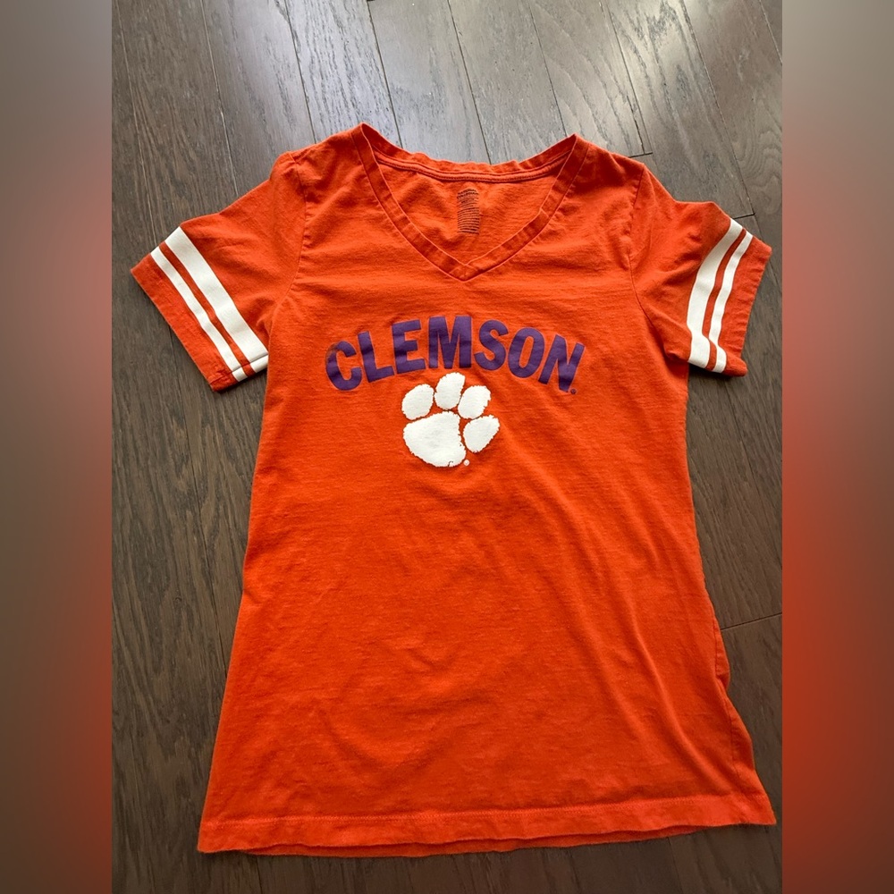 Clemson Tigers Women's T shirt Orange V-Neck size Medium football